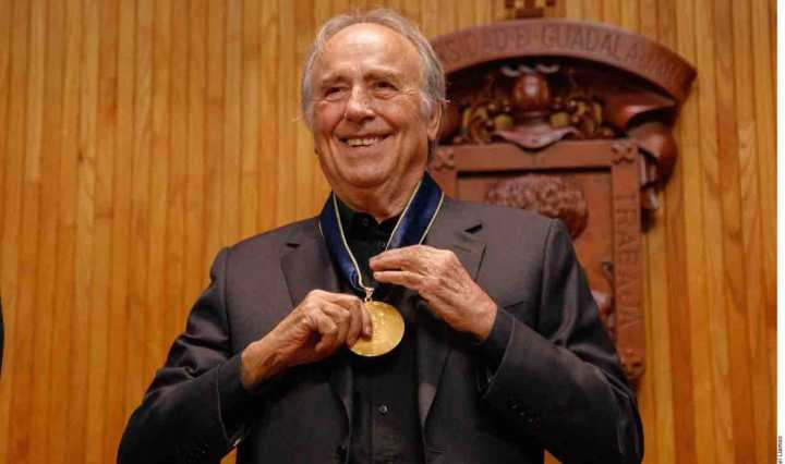 Joan Manuel Serrat recibe doctorado honoris causa de la UdeG en Guadalajara