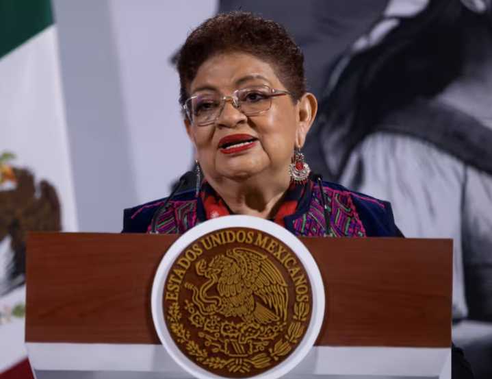 Senador de la 4T reconoce que Ernestina Godoy es la favorita para encabezar la FGR