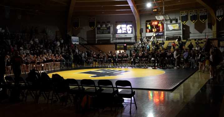 Billings Senior girls, West High boys run away with crosstown wrestling duals