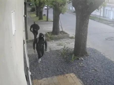 Quedó otra vez detenido el policía por robo calificado