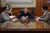 Sheinbaum habla por primera vez con el papa León XIV; lo invita a México