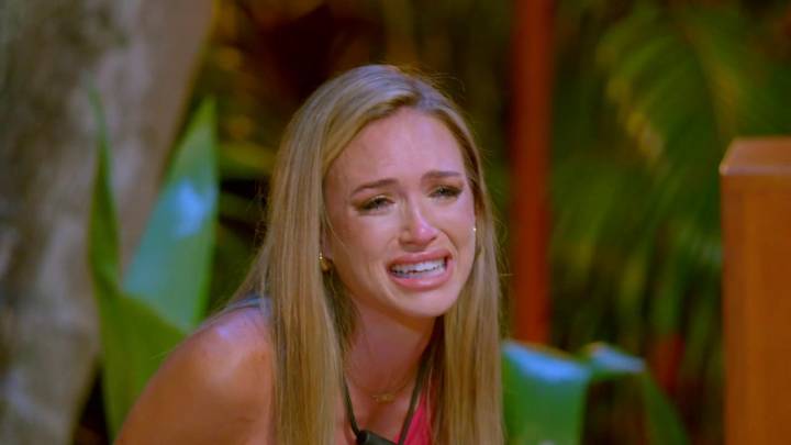 Darío se convierte en el gran villano de 'La isla de las tentaciones 9' tras confesar sus sentimientos hacia Almudena: "Ya no estoy enamorado"