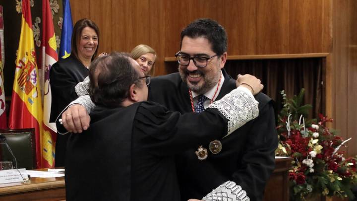 El presidente del Consejo General de la Abogacía defiende en León la importancia de la independencia judicial