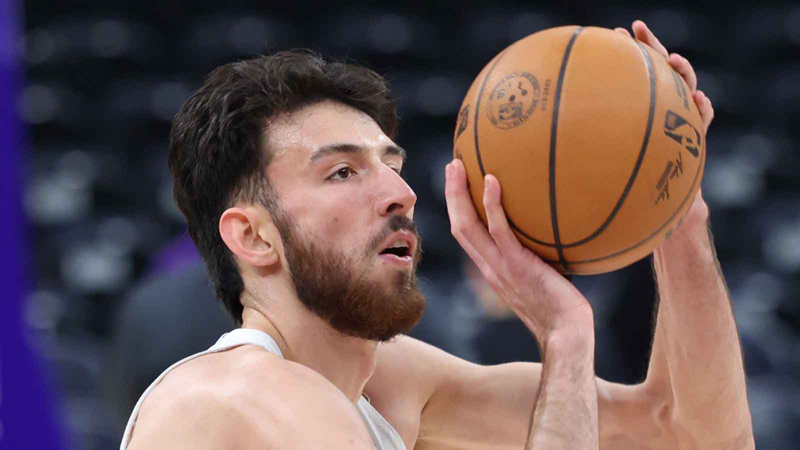 Thunder’s Chet Holmgren showcases athletic gifts with fastbreak slam