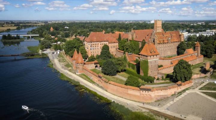 Visita el impactante lugar del Castillo de Malbork en Polonia