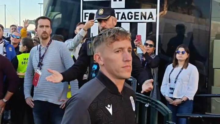 Las aficiones de FC Cartagena y Real Murcia viven con pasión la antesala del derbi