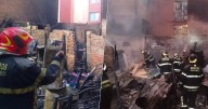 Incendio consume casas de cartón en San Joaquín: evacúan a 50 personas y encuentran a perrito muerto