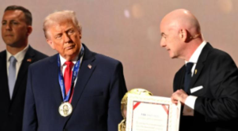 “Uno de los grandes honores”; gana Trump Premio FIFA por la paz