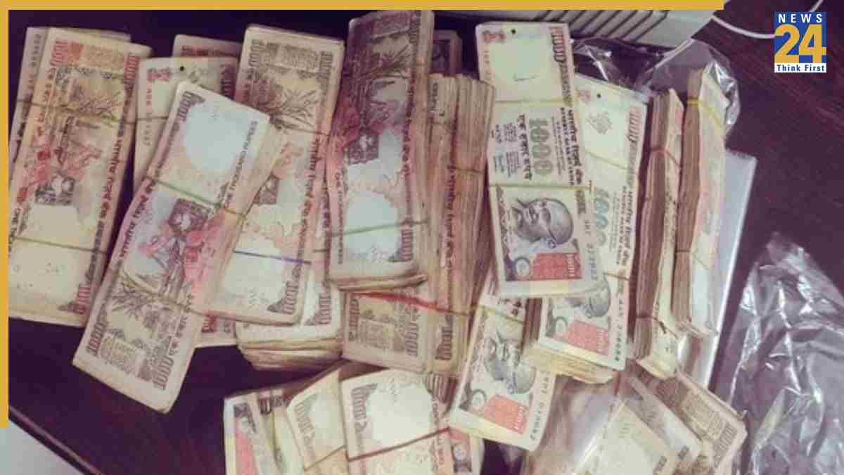 Delhi Police seize crores in Rs 500 and Rs 1000 notes banned in 2016, several detained