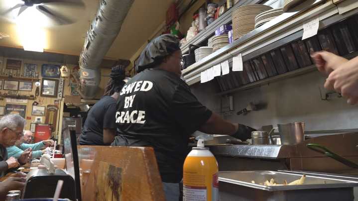 'This is our family' | Hawkinsville burger spot rallies around cook battling breast cancer