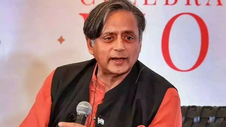 Shashi Tharoor Justifies Presence at Putin Dinner in Rashtrapati Bhavan