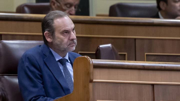 El Congreso suspende a Ábalos y le quita sus derechos como diputado