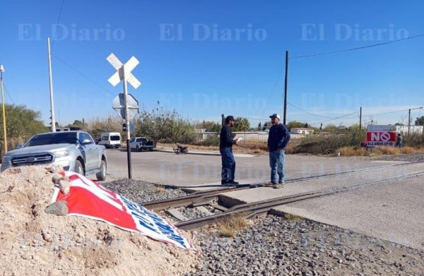 Galería.- Bloquean agricultores vías del tren en Estación Consuelo