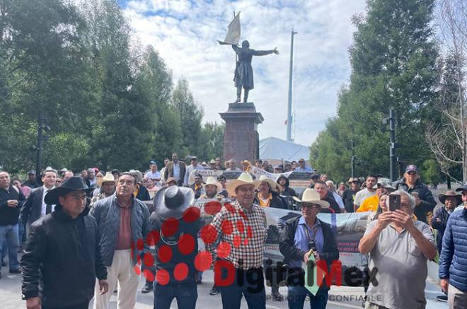 Video: Habitantes de Jilotzingo protestan en Congreso mexiquense contra desarrolladores