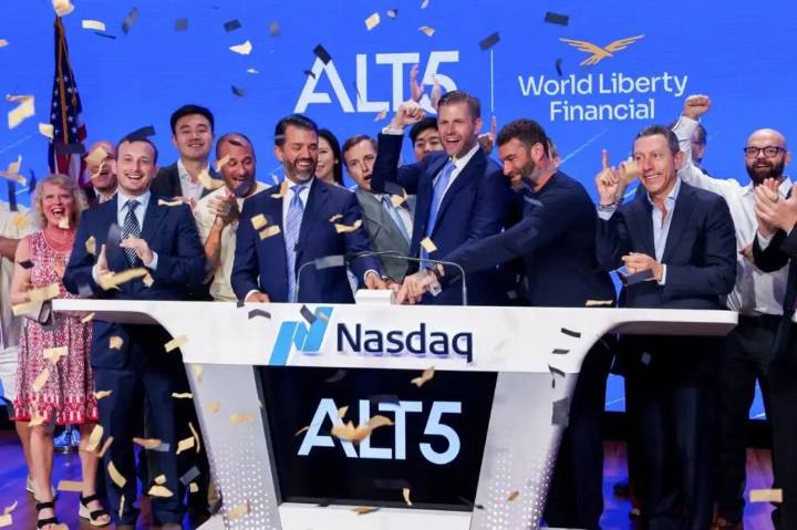 Firma de criptomonedas vinculada a Trump reestructura su liderazgo en medio de preguntas presentadas ante regulador