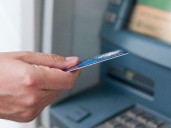 Nuevo tope en los cajeros desde hoy: cuánto vas a poder sacar realmente este diciembre de 2025