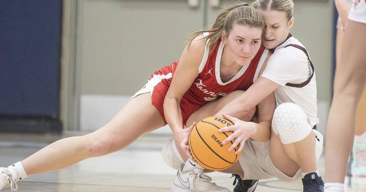 Mount Carmel overcomes 13