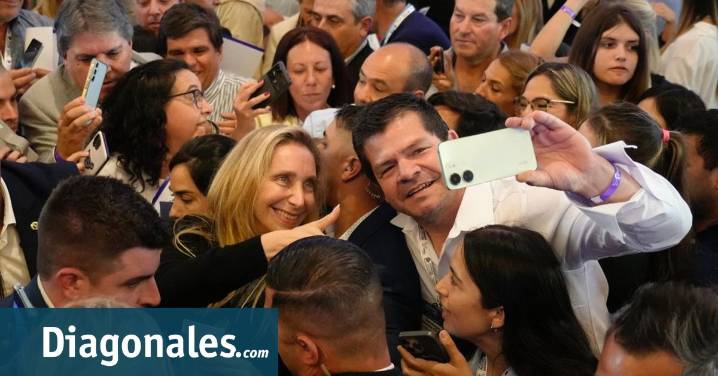 A pesar de su alta imagen negativa, a Karina le alcanza para ordenar a la tropa