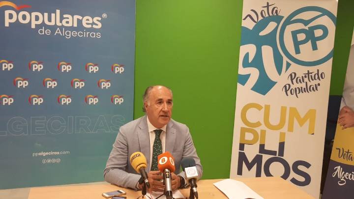 El alcalde de Algeciras, denunciado por acoso sexual, dimite como líder del PP local pero se mantiene en la Alcaldía