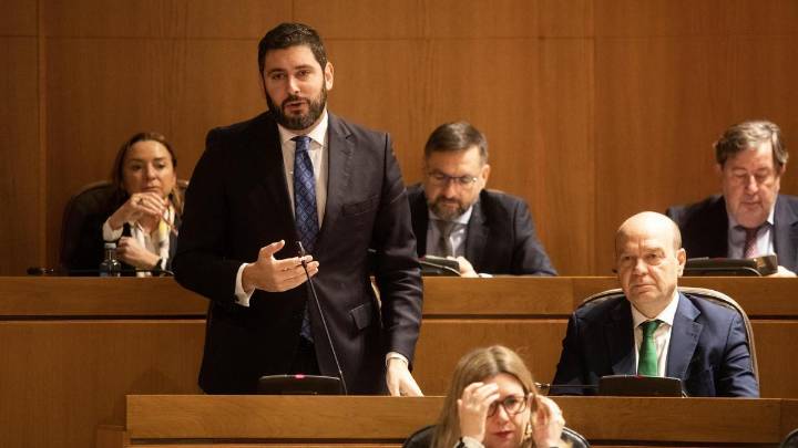 Vox se borra del homenaje a Lambán y acusa al Gobierno de Aragón de "blanquear la historia criminal del PSOE"