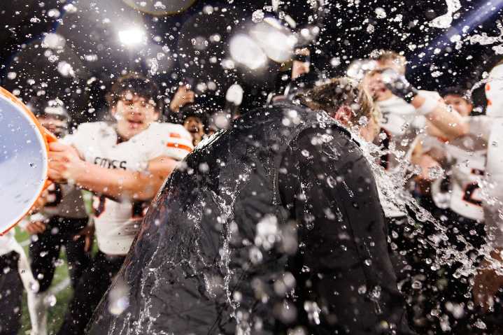 Vote: Who should be the football player of the week for the week of Nov. 24?