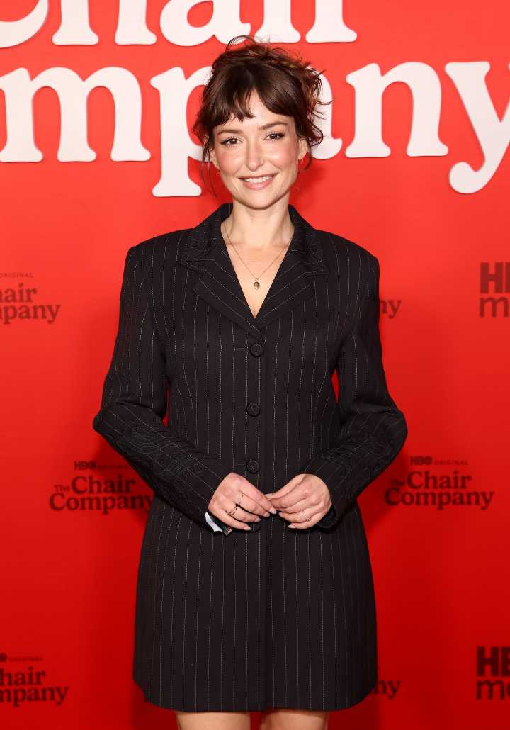 Former AT&T Model Milana Vayntrub Raised $500K By Sharing Flirty Pictures