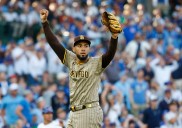 Mets dealt another MLB free agency blow as Robert Suarez joins Braves