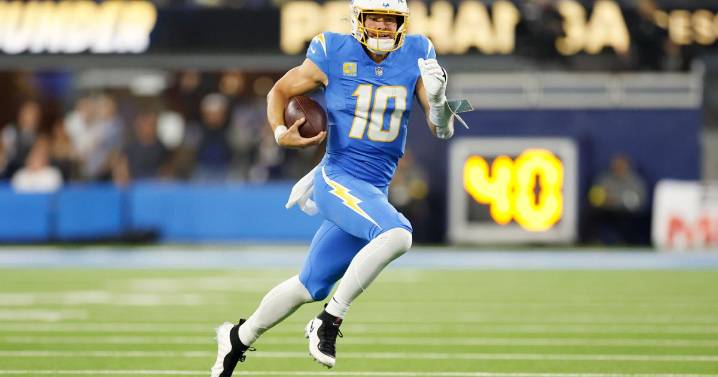 Chiefs face playoff elimination as Chargers aim for back