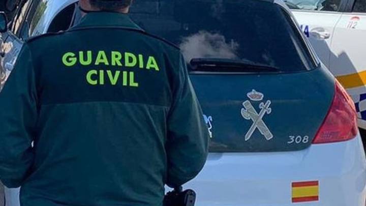 La Guardia Civil detiene a cuatro hombres por la violación de una mujer en Málaga