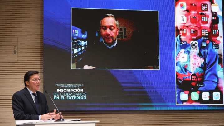 Colombianos en el exterior podrán inscribirse o cambiar de puesto para las elecciones sin ir a los consulados: Registraduría lanzó herramienta virtual