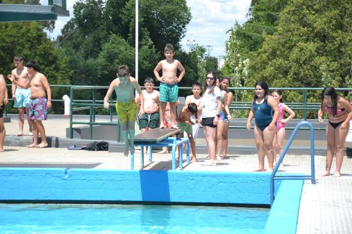 Natatorio Municipal de Pigüé: tarifas vigentes y beneficios