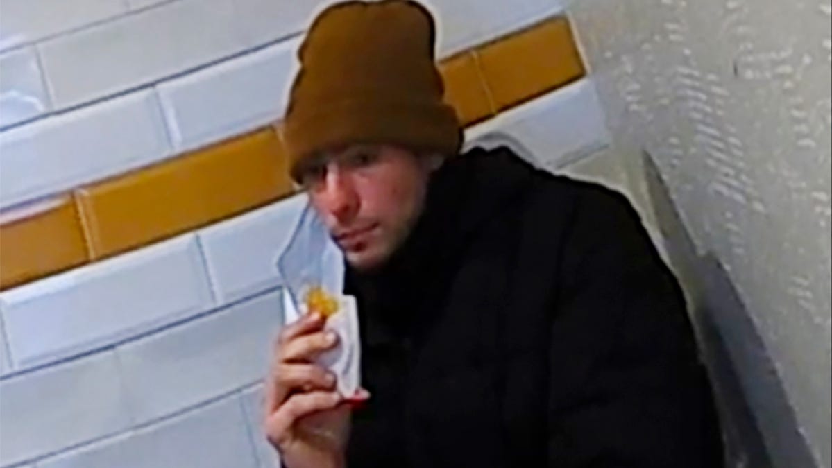 Mangione’s last hour before McDonald’s arrest recounted by cops