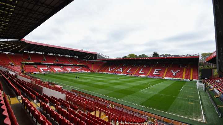 Championship match suspended due to crowd emergency as players leave pitch