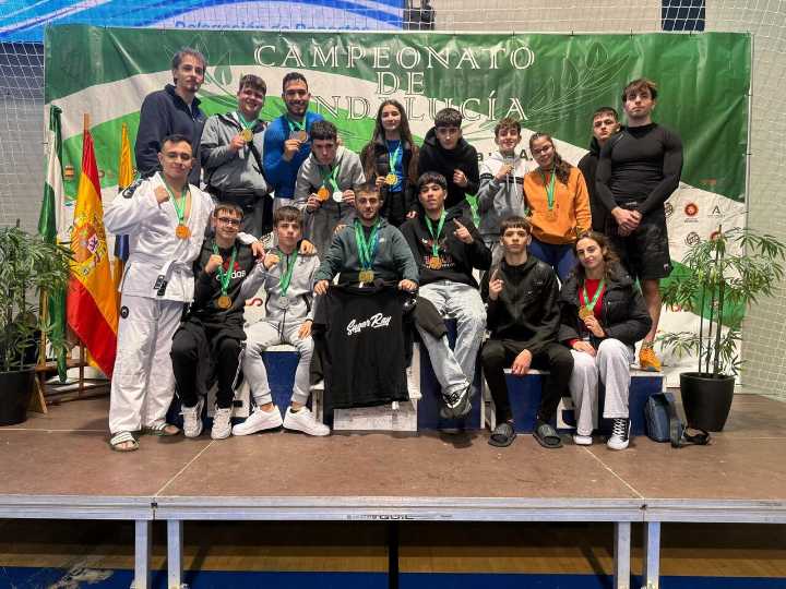 El Sugar Ray Jaén se exhibe sobre el tatami en el Campeonato de Andalucía de Grappling y Grappling