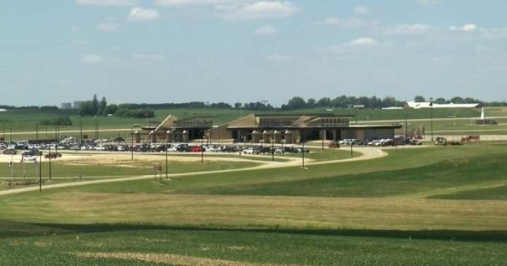 Dubuque's air service dilemma: Denver Air funding at stake