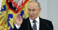 Putin calls Venezuela president to offer Russian support 