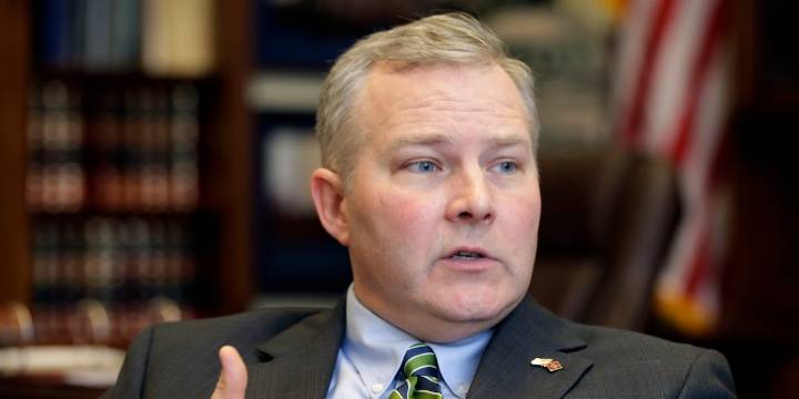 Arkansas attorney general says pardoned nursing home operator should serve state sentence