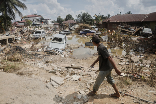 Suplican por ayuda tras inundaciones y aludes que dejaron más de 1.500 muertos en Asia