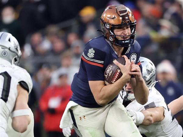 Horvath to Heidenreich on 4th-and-goal leads Navy to 17