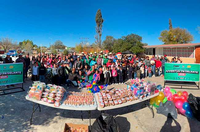 Disfrutan familias de posadas navideñas en ejidos de Saltillo