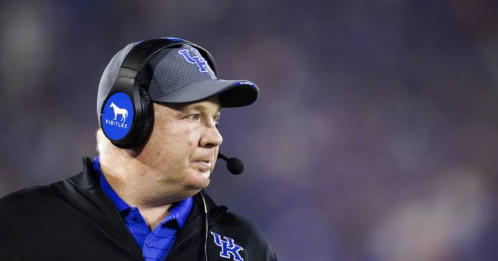 Fans react as Mark Stoops out as Kentucky football head coach
