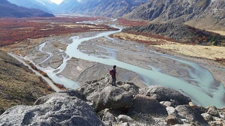 El río de la Patagonia que combina glaciares, bosques y rutas de trekking para todos los niveles