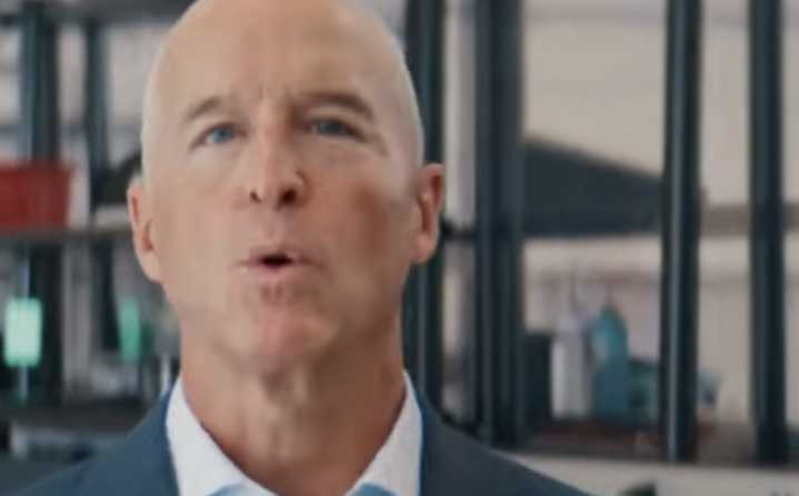 'Rogue' Republican faces backlash after saying he doesn't identify with GOP