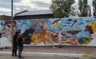 Jóvenes plasmaron la identidad de su pueblo en el mural "Tu lugar"