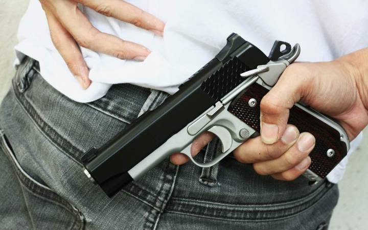 Cuatro sujetos armados despojan a conductor de su vehículo en Ponce