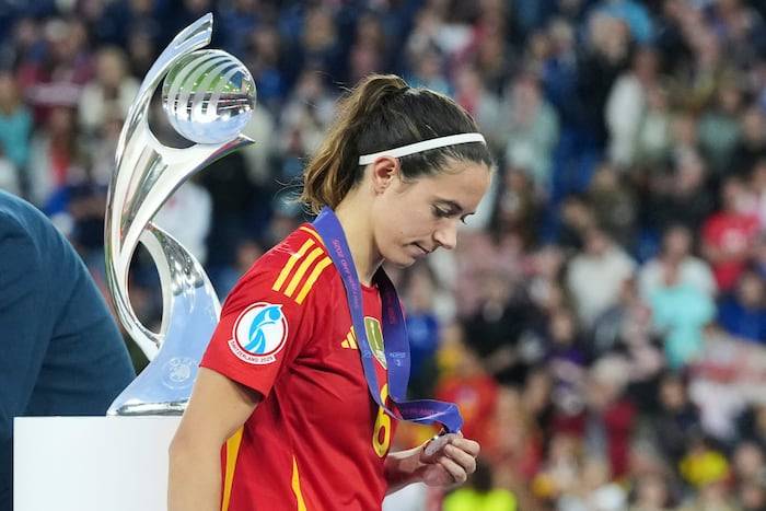 Spain great Aitana Bonmatí out for five months after surgery on broken leg