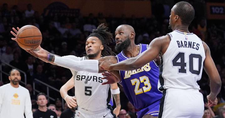 Stephon Castle scores 30 to lead Spurs into NBA Cup semifinals with 132