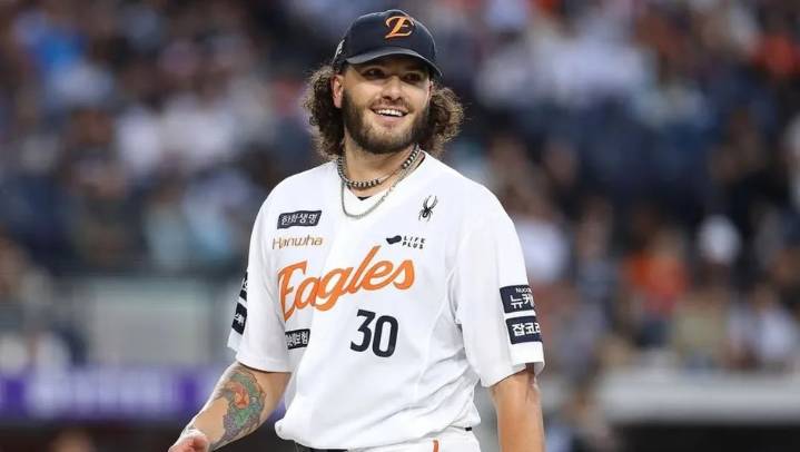 El mexicano Cody Ponce regresa a las Grandes Ligas y firma con Blue Jays