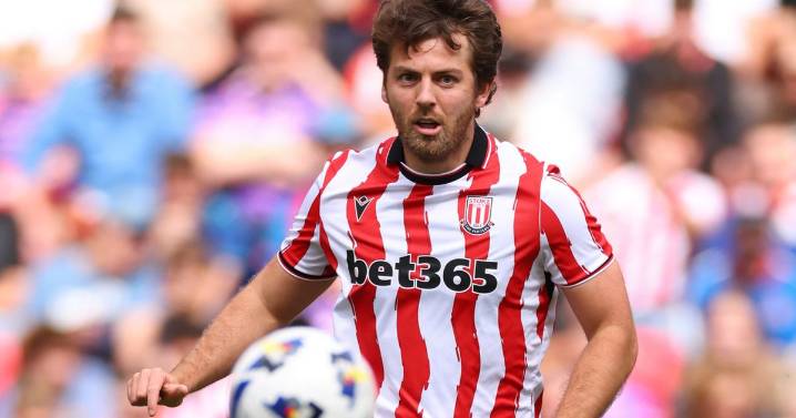 Mark Robins delivers Ben Pearson injury update and reacts to Ashley Phillips ban