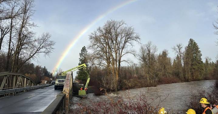 Washington flooding travel update: US 2, US 12 remain closed, Amtrak suspended till Dec. 12